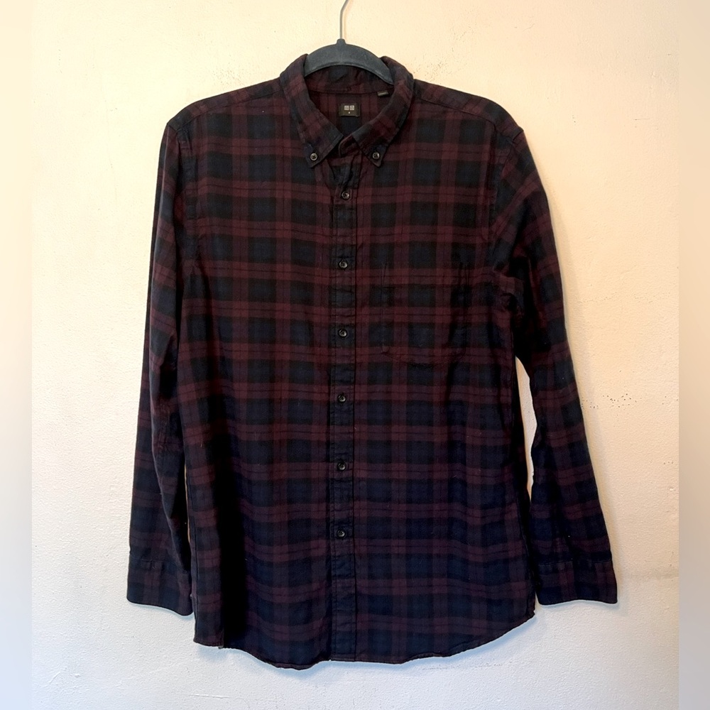 Men’s Uniqlo Checked Plaid Button Down Shirt - Medium